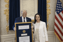 ماتشادو تقدم لترامب جائزة نوبل للسلام وتعيد طرح فكرة “تقاسمها”