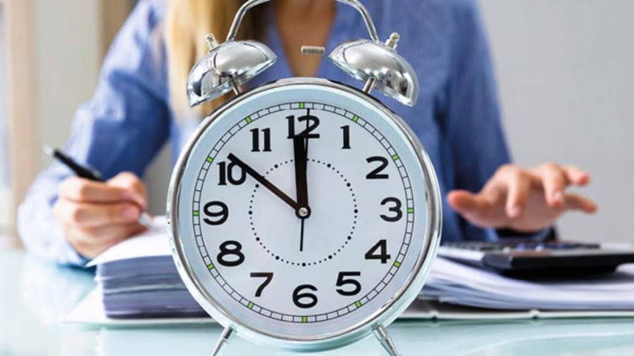 9h00 à 15h00 Horaires des départements pendant le Ramadan 1 اعتماد التوقيت المسترسل بالإدارات خلال رمضان من 9 صباحاً إلى 3 بعد الزوال