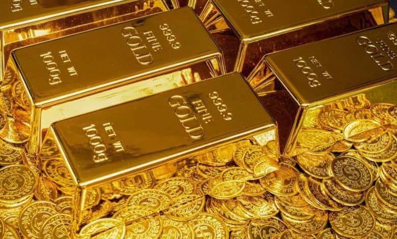 بعد الارتفاع القياسي.. تراجع أسعار الذهب مع قوة الدولار