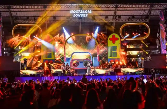 محبو الحنين إلى الماضي: مهرجان “Nostalgia Lovers” يعيد أغاني الثمانينيات والتسعينيات إلى فيلودروم الدار البيضاء
