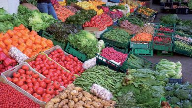 تراجع أسعار السلع في المغرب سنويًا رغم ارتفاعها شهريًا