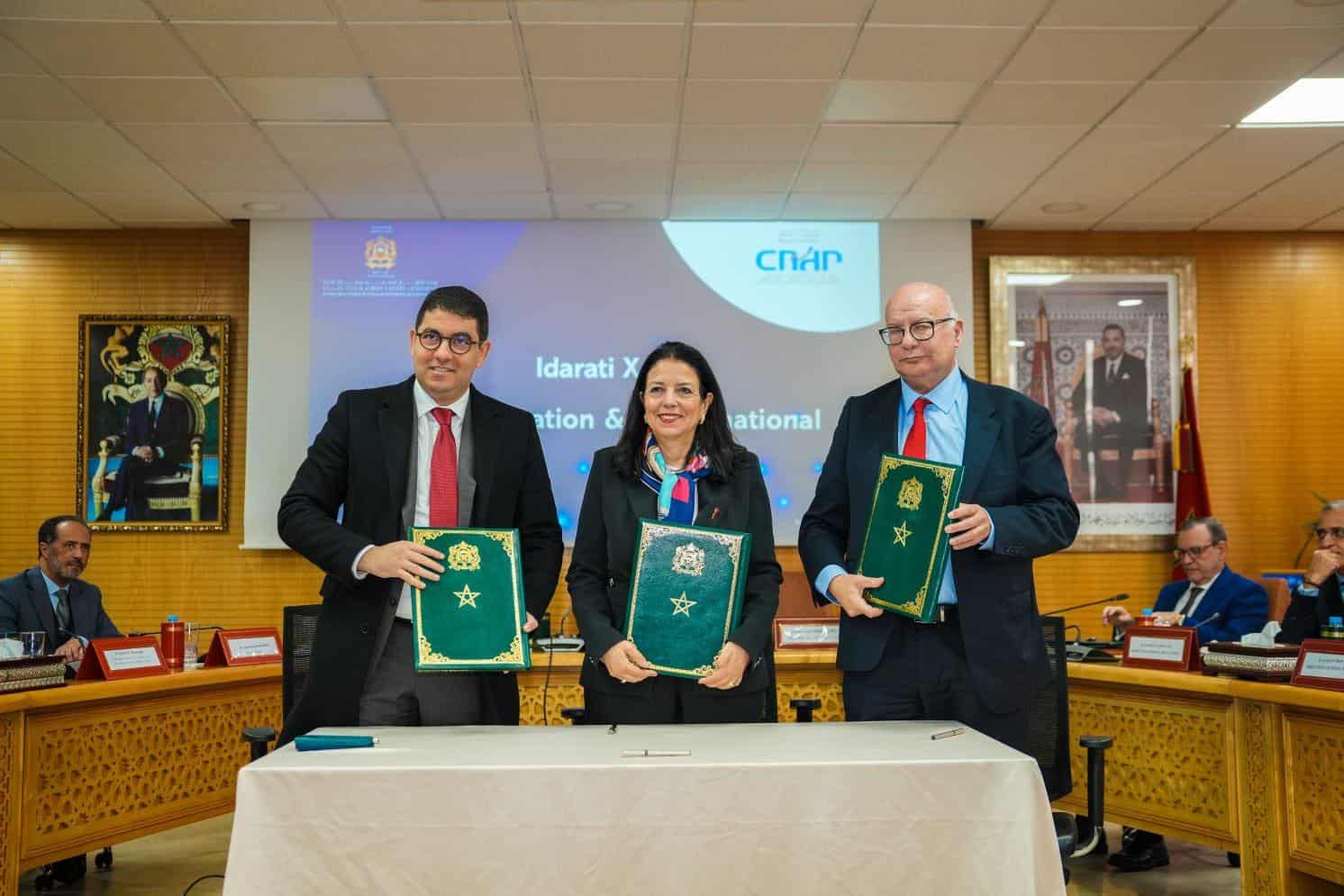 Le cordon de serrage : 8 accords signés pour lancer l'application "Mon administration" et uniformiser l'accès aux services numériques 1 الرباط: توقيع 8 اتفاقيات لإطلاق تطبيق «إدارتي» وتوحيد الولوج للخدمات الرقمية