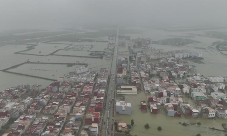 Quatre provinces déclarées zones sinistrées à la suite de perturbations météorologiques exceptionnelles 1 الحكومة تعلن الاضطرابات الجوية كارثة وتصنف أربعة أقاليم مناطق منكوبة، وتطلق برنامجا بـ3 مليارات درهم لدعم الساكنة والفلاحين وإصلاح البنيات الأساسية.