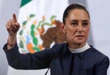 موجة عنف بعد مقتل زعيم كارتل ورئيسة المكسيك تدعو للهدوء وتؤكد التنسيق مع الولايات