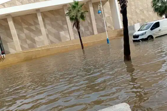 تطوان: إجلاء السكان من المناطق المهددة بالفيضانات