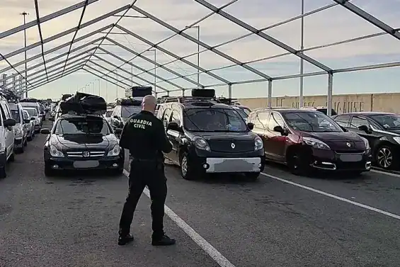 أليكانتي: تفكيك شبكة لتهريب سيارات مسروقة بين المغرب والجزائر