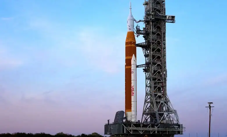 ناسا تستعد لإطلاق أول مهمة مأهولة إلى القمر منذ أكثر من 50 عامًا