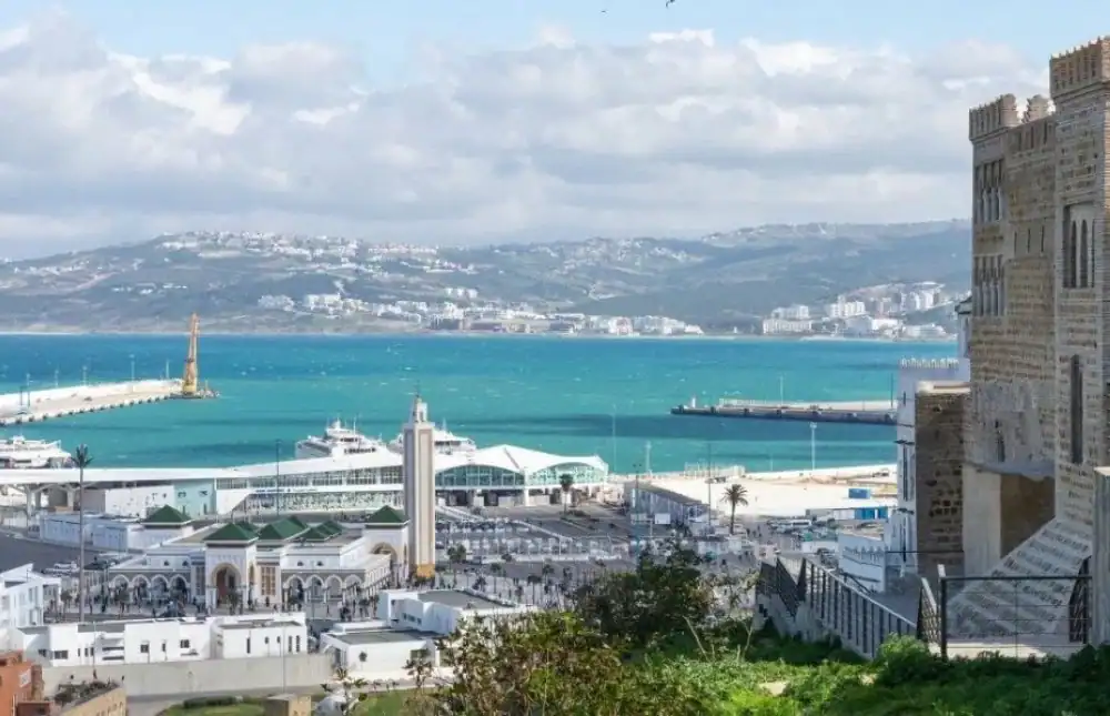 تعليق الرحلات البحرية بين طريفة وطنجة بسبب العاصفة ريجينا