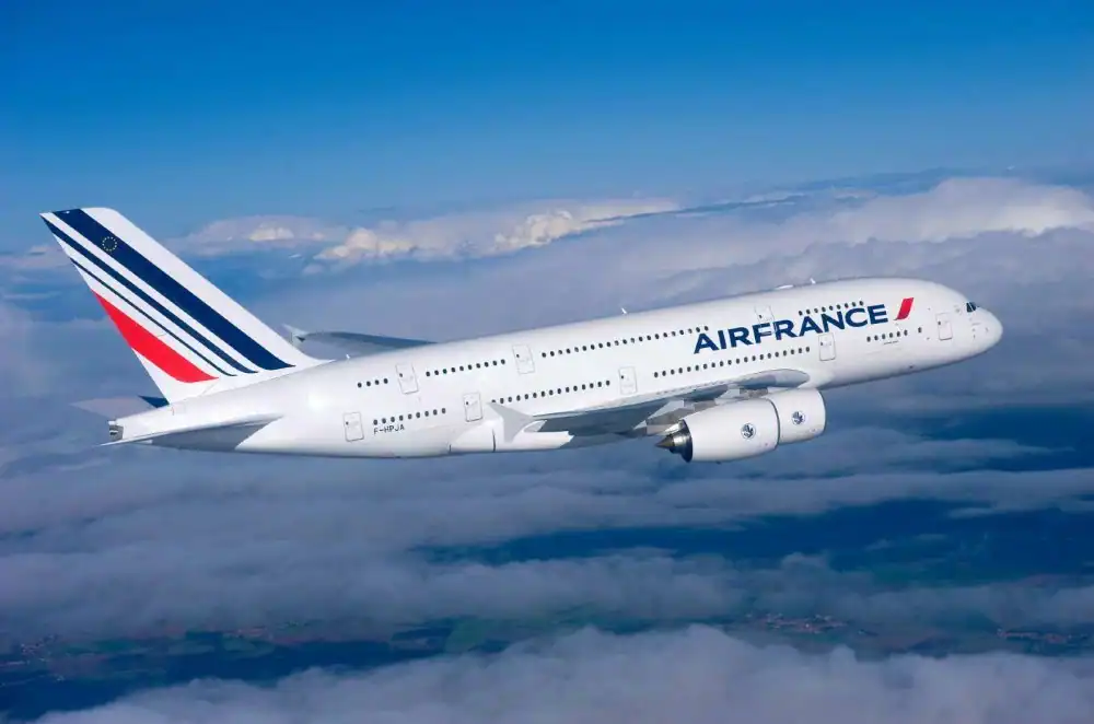 Augmentation du prix des billets d'avion en raison de la guerre au Moyen-Orient 1 ارتفاع أسعار تذاكر الطيران بسبب الحرب في الشرق الأوسط