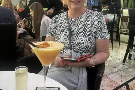 تأخر التشخيص ينهي حياة سائحة بريطانية بعد عضة كلب ضال في المغرب