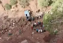 مأساة بدمنات: 3 قتلى و17 جريحاً في حادث انقلاب سيارة نقل