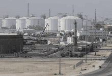 إيران تستهدف منشآت الطاقة في الخليج وتلوّح بتصعيد أكبر