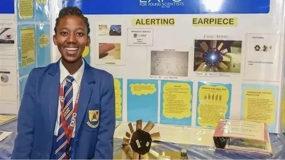 La boucle d'oreille intelligente d'une adolescente pourrait changer le destin des jeunes filles à des moments critiques 1 قرط ذكي من ابتكار مراهقة قد يغير مصير الفتيات في اللحظات الحرجة