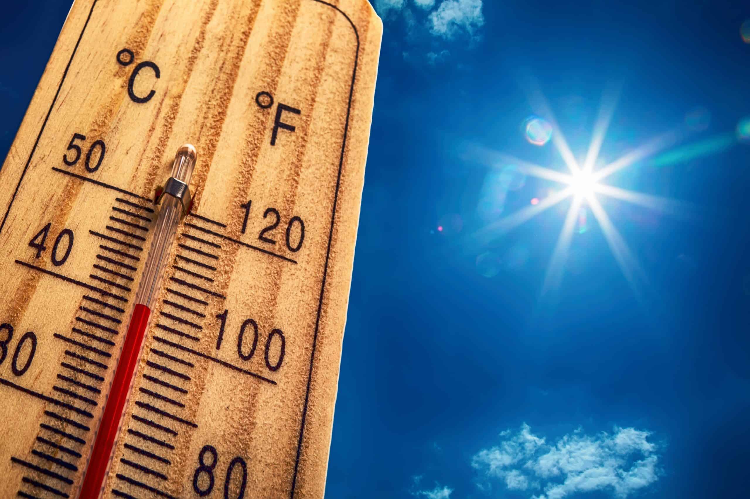 La météo de jeudi ... Orages, vents actifs et hausse relative des températures dans certaines régions 1 طقس الخميس.. أمطار رعدية ورياح نشطة وارتفاع نسبي في الحرارة ببعض المناطق