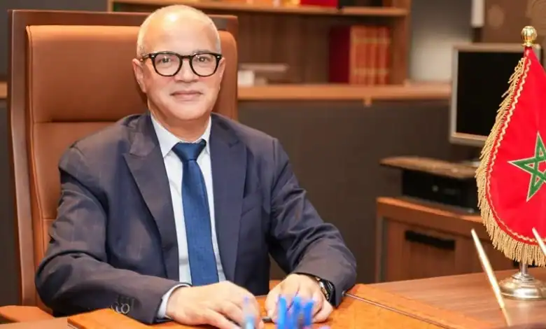 البروفيسور إبراهيم لكحل ينال عضوية مرموقة في أكاديمية الجراحة بفرنسا