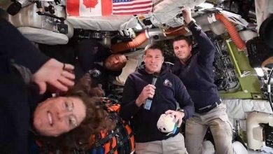 Les astronautes d'Artemis 2 établissent le record historique de l'homme le plus éloigné de la Terre 2 رواد "أرتيميس 2" يسجلون رقماً تاريخياً كأبعد بشر عن الأرض