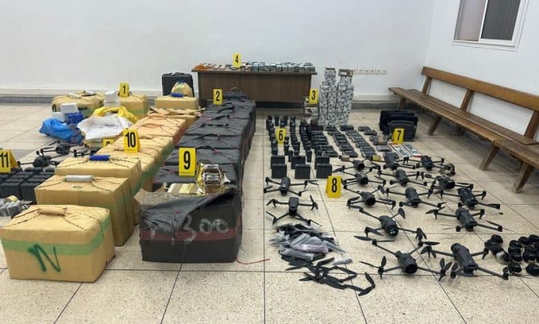 وجدة.. إحباط محاولة لتهريب 700 كيلوغرام من الشيرا وحجز أموال ومجوهرات