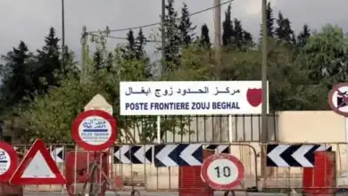 ترحيل 37 مغربيا من الجزائر عبر معبر زوج بغال
