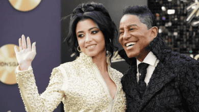 رفيقة جيرماين جاكسون تخطف الأنظار بقفطان مغربي في العرض الأول لفيلم “Michael”