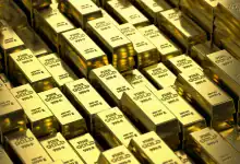 الذهب يتراجع بأكثر من 1% ويسجل أدنى مستوى في شهرين