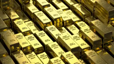 الذهب يتراجع بأكثر من 1% ويسجل أدنى مستوى في شهرين