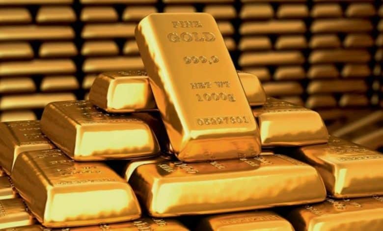 الذهب يهبط لأدنى مستوى في أكثر من أسبوع ويتجه لخسارة أسبوعية