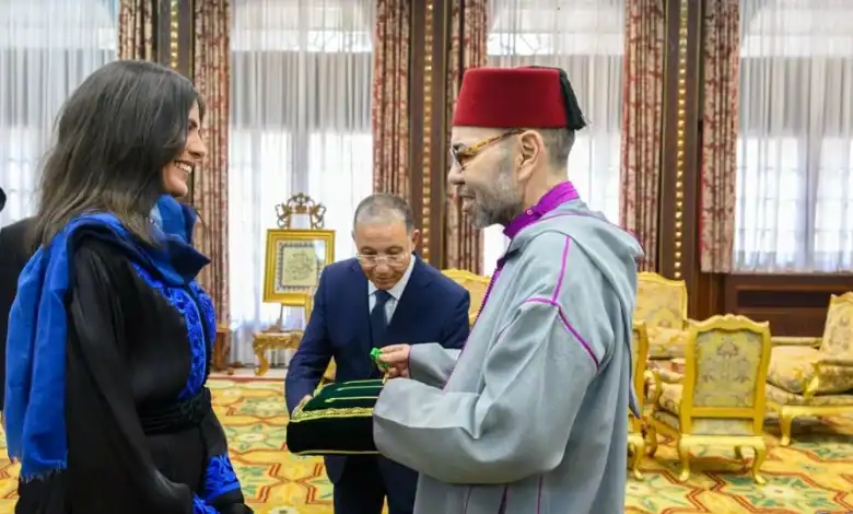 Le Roi Mohammed VI reçoit Nawal Sfandla après son exploit himalayen 1 الملك محمد السادس يستقبل نوال سفندلة بعد إنجازها العالمي فوق قمم الهيمالايا