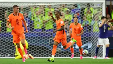 Les Pays-Bas et le Japon ont donné le coup d'envoi de la Coupe du monde avec un match nul passionnant... La seconde mi-temps s'est transformée en véritable festival de buts 2 هولندا واليابان تشعلان كأس العالم بتعادل مثير.. الشوط الثاني يتحول إلى مهرجان أهداف