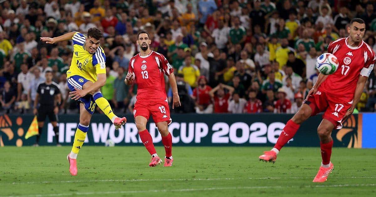 Un quintette suédois fait sensation en Tunisie lors de la Coupe du monde… Ayari, Isak et Gokirish mènent le bal 1 خماسية سويدية تهز تونس في كأس العالم.. عياري وإيساك وجيوكيريش يقودون العرض الكبير