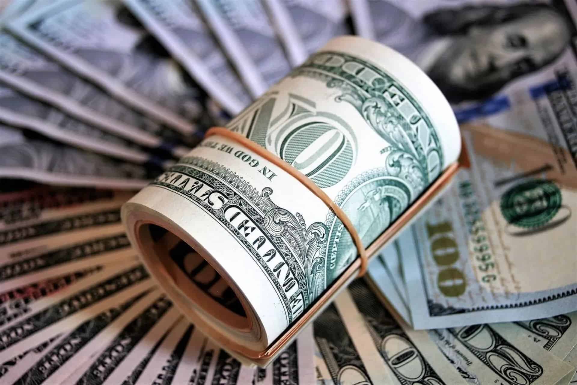 Le dollar reste fort… Son plus haut niveau depuis deux mois déstabilise les marchés des devises 1 الدولار يتمسك بقوته.. أعلى مستوى في شهرين يربك أسواق العملات