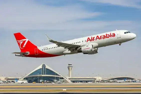 جثة في هيكل طائرة قادمة من المغرب.. حادث غامض يهز مطار غاتويك البريطاني