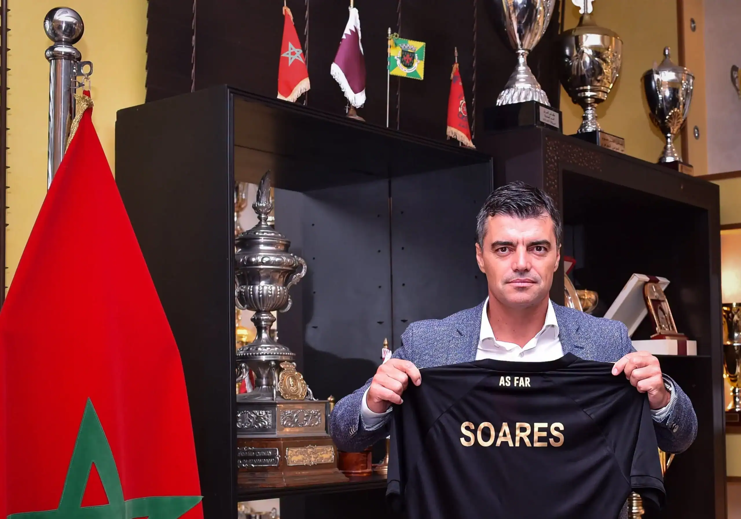 الجيش الملكي يبدأ صفحة جديدة.. مدرب برتغالي يقود الفريق لموسمين