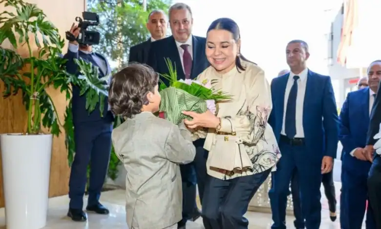La princesse Lalla Asma parraine la cérémonie de fin d'année d'un établissement devenu une référence en matière d'intégration des enfants sourds 1 الأميرة للا أسماء ترعى حفل نهاية السنة بمؤسسة أصبحت نموذجاً في إدماج الأطفال الصم