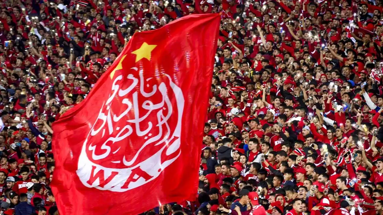 جماهير الوداد الرياضي في المدرجات قبل مواجهة المغرب التطواني في البطولة الوطنية